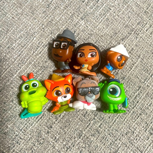 Lot of 7 Disney Doorables series 9 and 10 - Picture 1 of 1